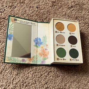 Makeup palette